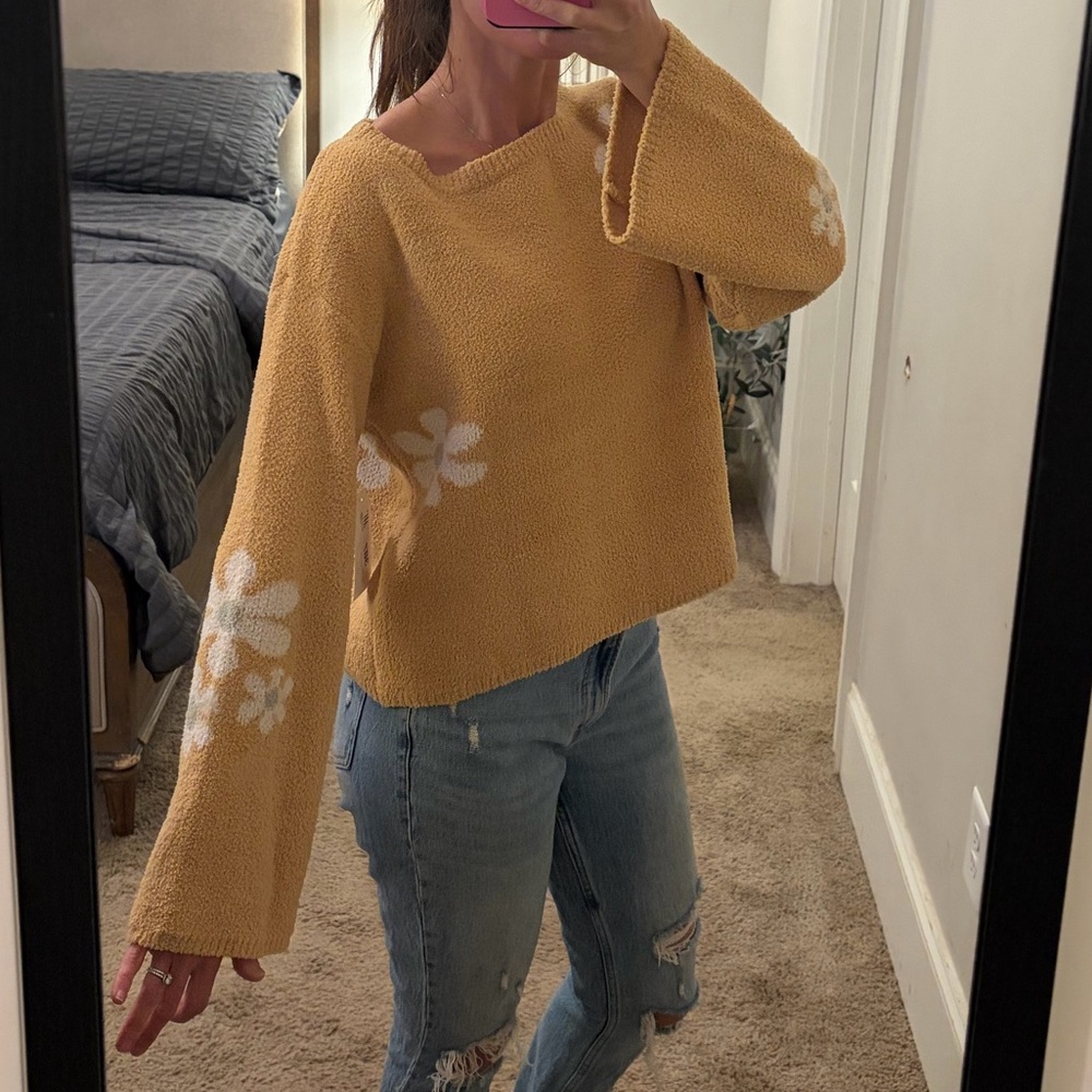 Sadie & Sage Mustard Sweater Floral Design women’s small Anthropologie Revolve